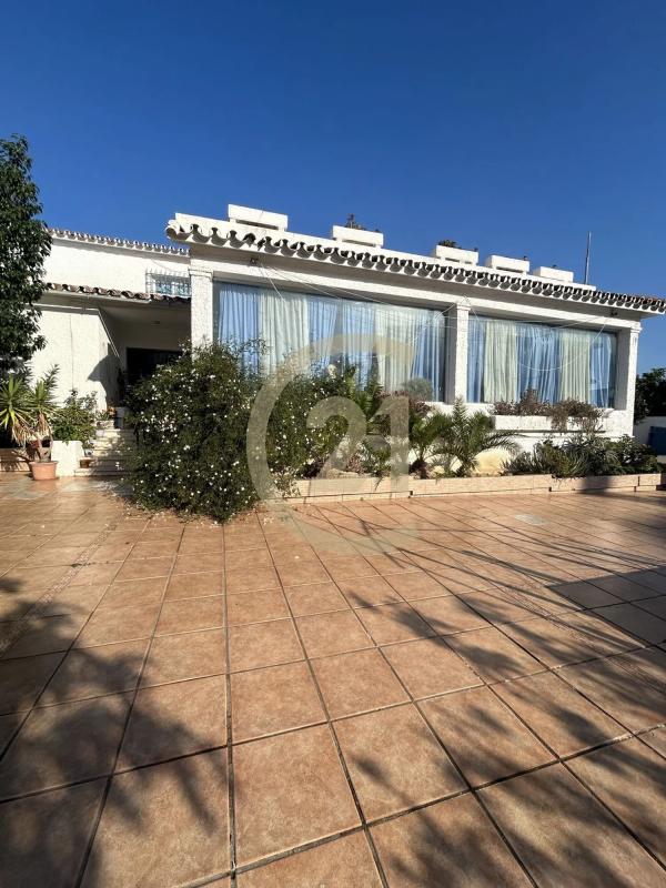 Sale of independent chalet in Avenida La constitucion, Benalmádena
photo 1