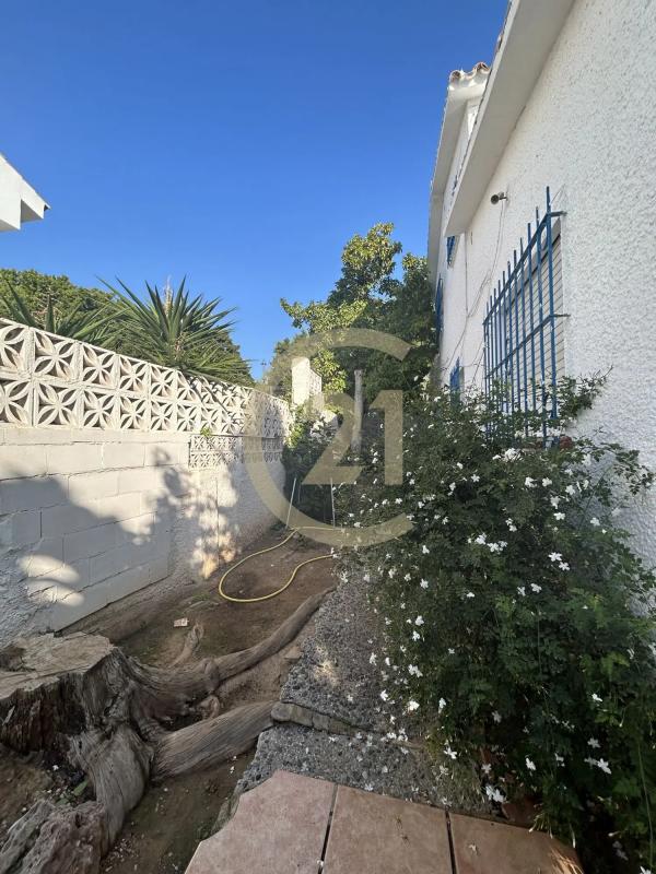 Sale of independent chalet in Avenida La constitucion, Benalmádena
photo 3