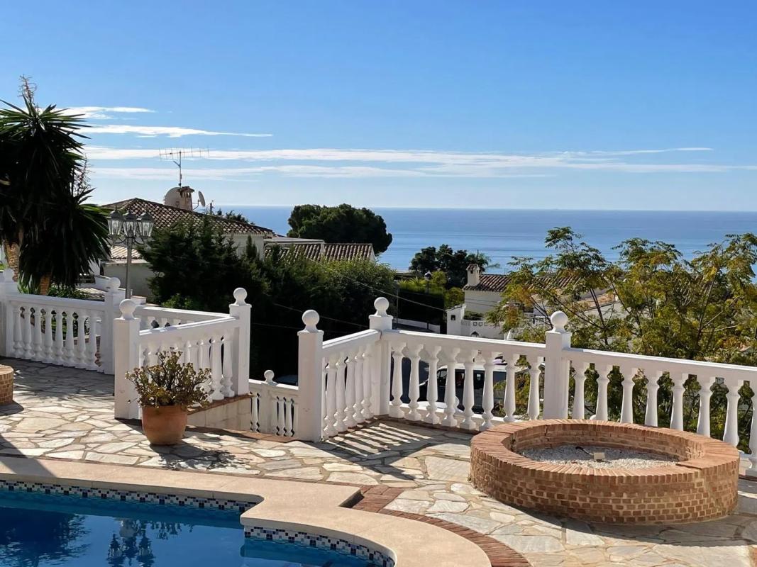 Sale of independent chalet in Calle Viena, Benalmádena
photo 1