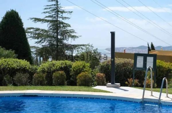 Detached villa for sale in  Avenida del Higuerón, Benalmádena photo 1