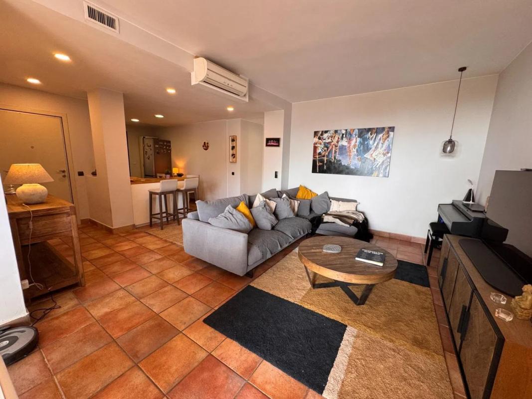 Продажа квартиры на Avenida de los Botijos, Бенальмадена
photo 1