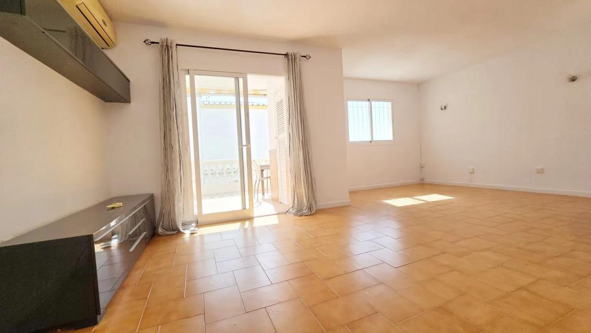 Sprzedaż niezależnego domku jednorodzinnego w Calle Monterrey s/n, Benalmádena photo 3