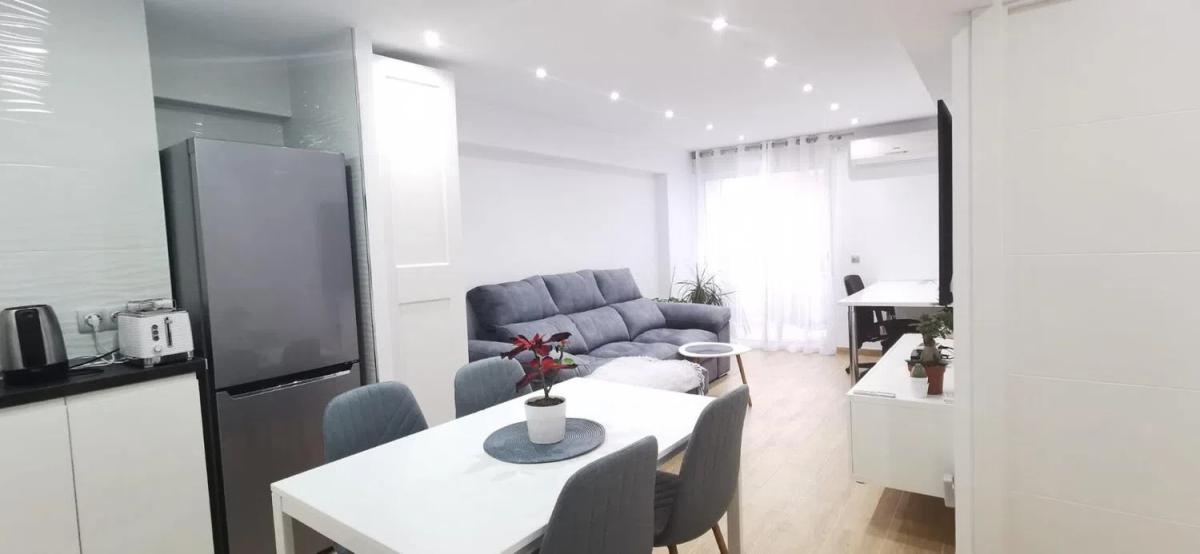 Sale of apartment in Arroyo de la Miel, Benalmádena
photo 1
