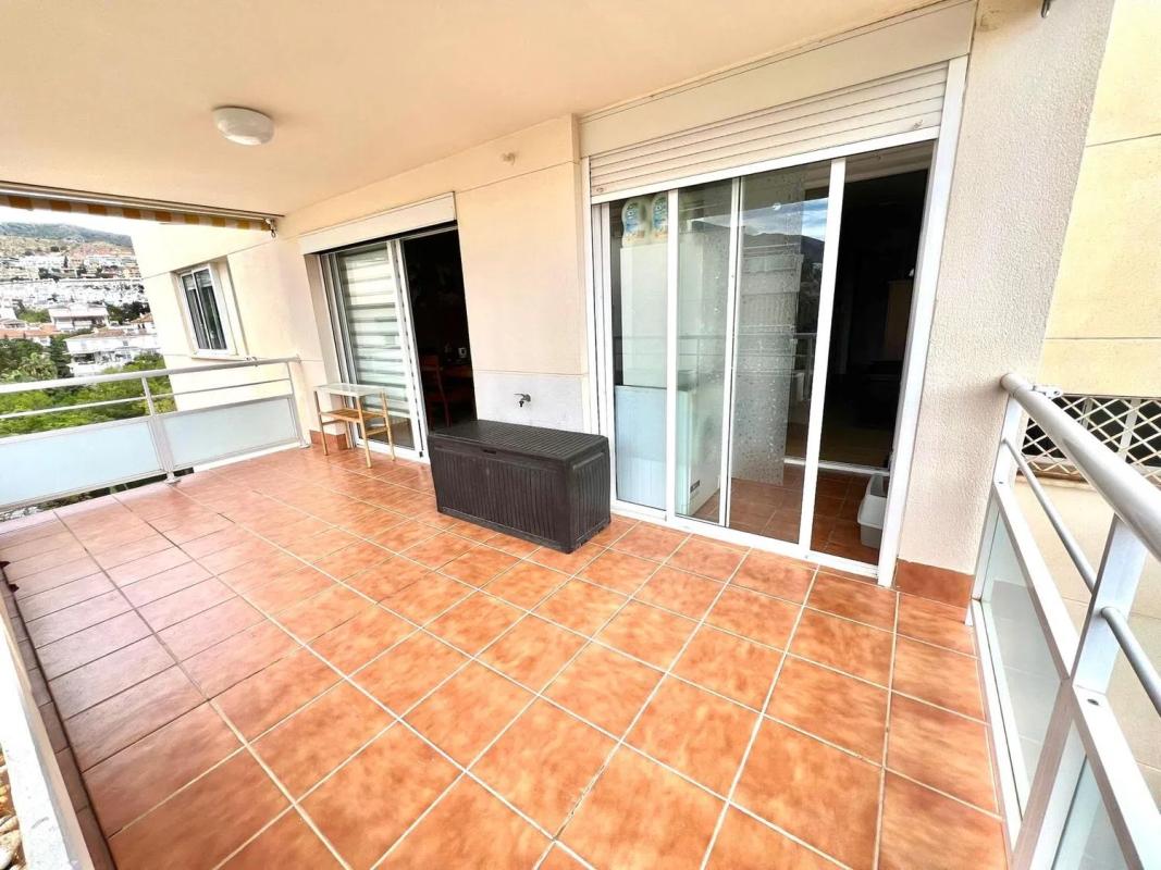 Продажа квартиры на Calle Bahía, Бенальмадена
photo 2