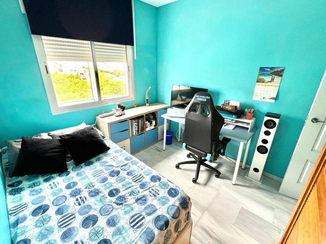 Продажа квартиры на Calle Bahía, Бенальмадена
photo 4