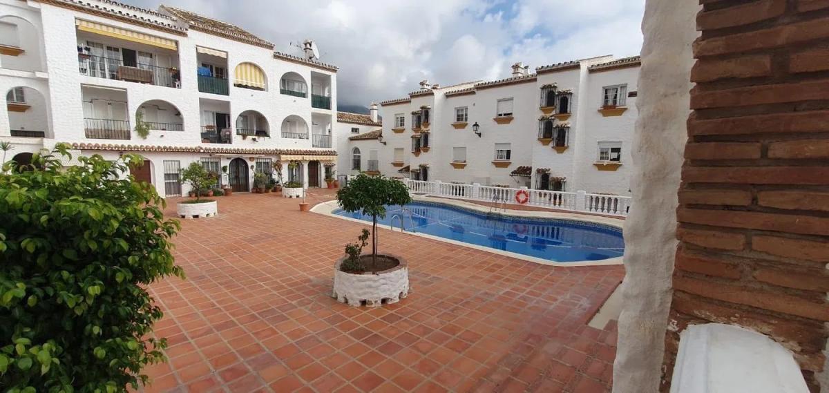 Sale of independent chalet in Avenida de los Botijos, Benalmádena
photo 1