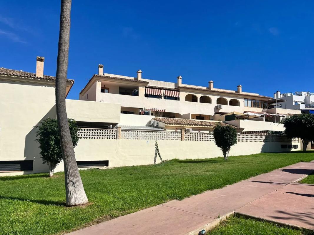 Sale of apartment in Calle los Girasoles, 2, Benalmádena
photo 2