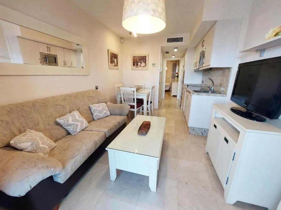 Продажа квартиры на Calle Torrealmádena, Бенальмадена
 photo 2