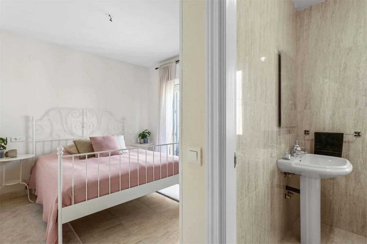 Продажа квартиры на Calle Hierbamora, 29 -1, Бенальмадена
photo 5
