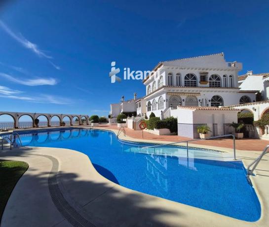 Detached villa for sale in  Avenida de los Botijos, 1, Benalmádena photo 1