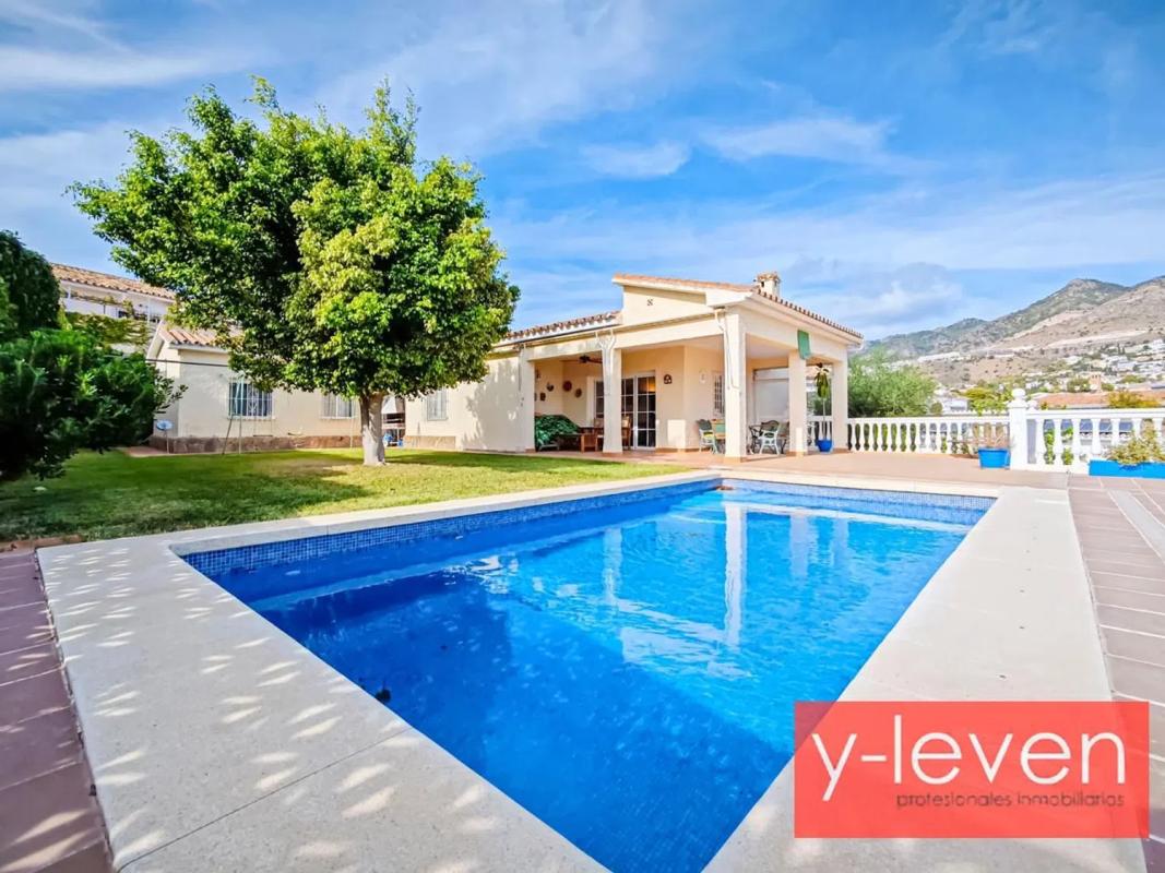 Venta de chalet independiente en Calle de la Jara, Benalmádena
photo 1