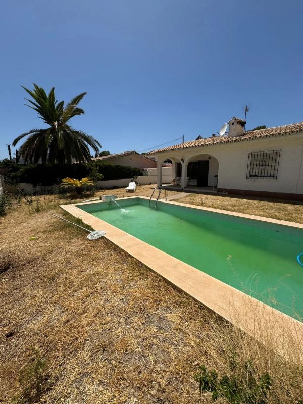 Sale of independent chalet in Calle Mexico, 16, Benalmádena
photo 3
