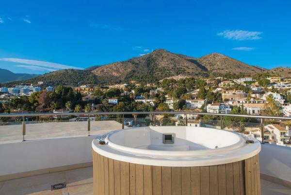 Penthouse na sprzedaż w Calle Nogal del Higuerón, Benalmádena photo 1