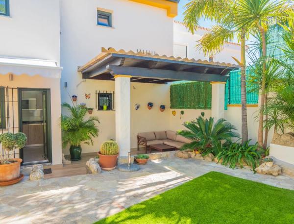 Detached villa for sale in  Calle La Capellania s/n, Benalmádena photo 2