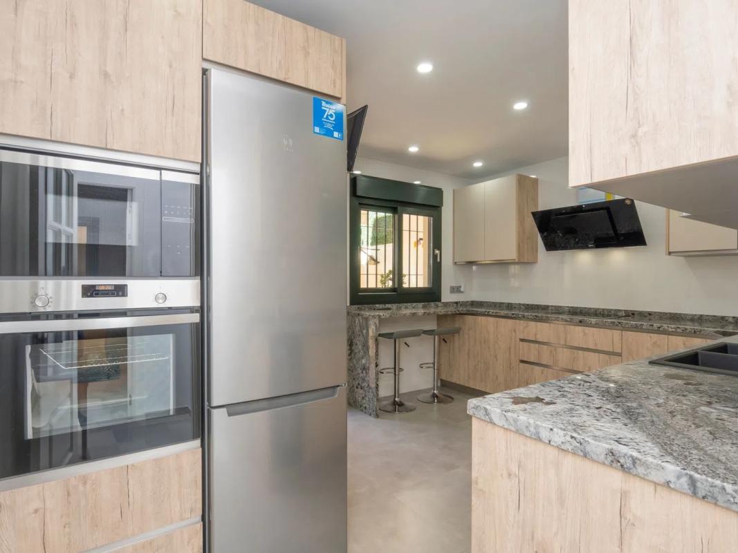 Продажа отдельного шале в  Calle La Capellania s/n, Бенальмадена photo 3