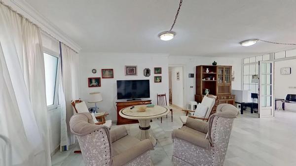 Коттедж на продажу в  Calle Velázquez, Бенальмадена photo 4
