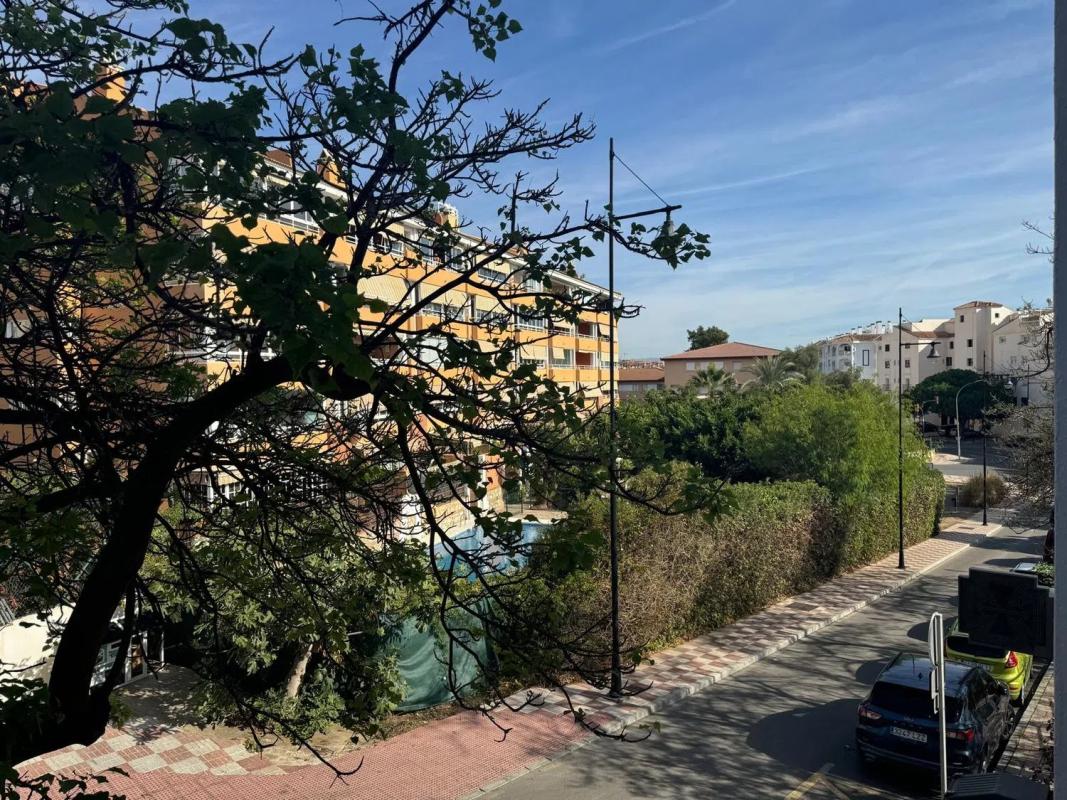 Продажа квартиры на Calle Alhambra, Бенальмадена
photo 3