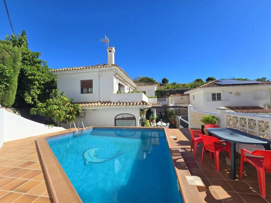 Sprzedaż niezależnego domku jednorodzinnego w Calle Salamanca s/n, Benalmádena photo 2