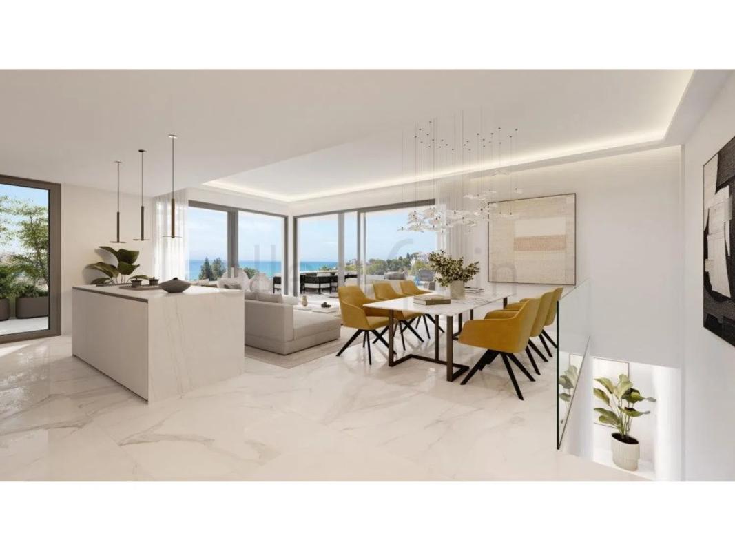 Продажа квартиры на Barrio Zona Centro Comercial Torrequebrada, Бенальмадена
photo 1