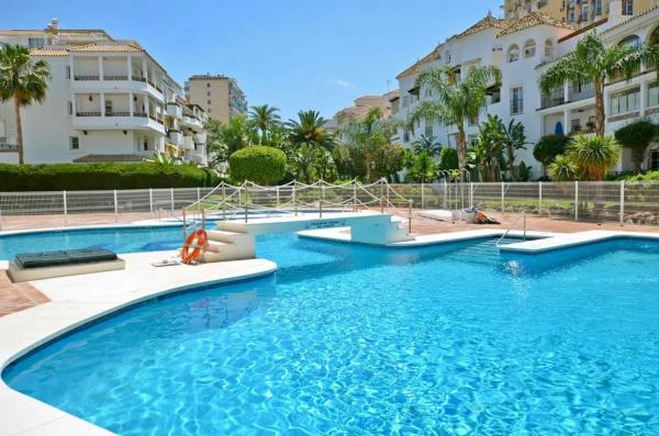 Piso en venta en Avenida las Palmeras, 15, Benalmádena photo 1