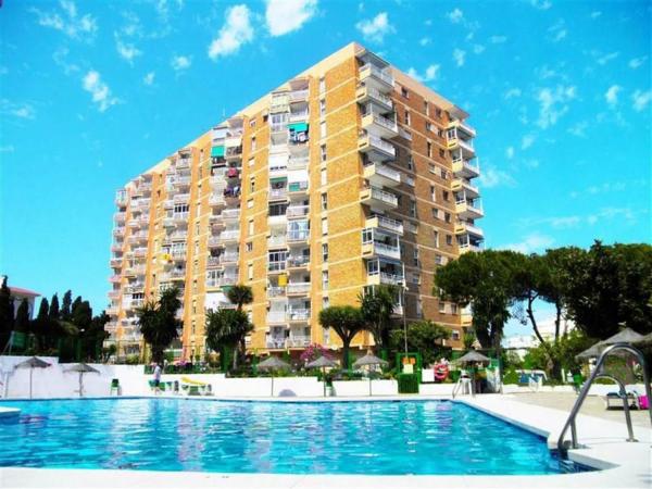 Piso en venta en  Calle Luis Vives, Benalmádena photo 1