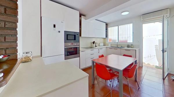 Chalet independiente en venta en  Solymar - Puerto Marina, Benalmádena photo 4