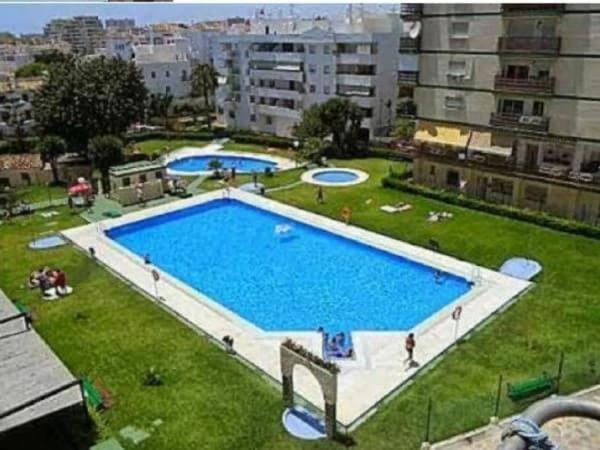 Продажа квартиры в Calle las Naciones, 10, Бенальмадена photo 1