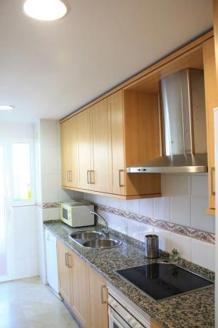 Продажа квартиры в  Avenida de cibeles s/n, Бенальмадена photo 3