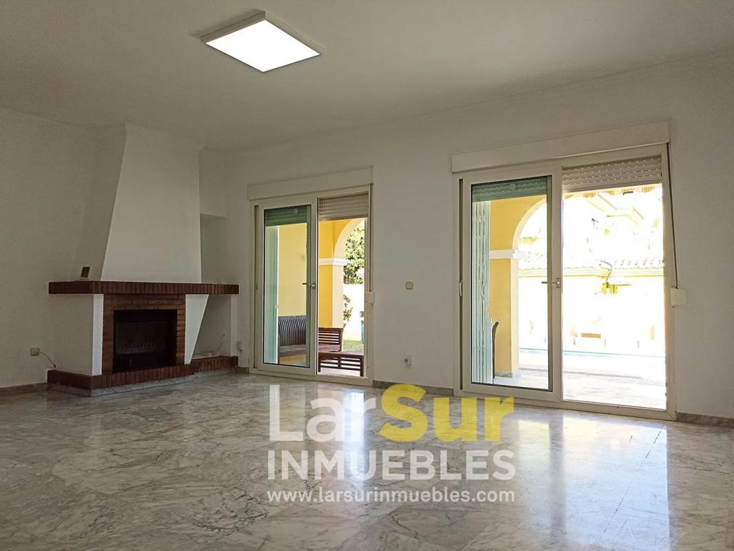 Sprzedaż niezależnego domku jednorodzinnego w  Calle Ortigosa Cameros, Benalmádena photo 3