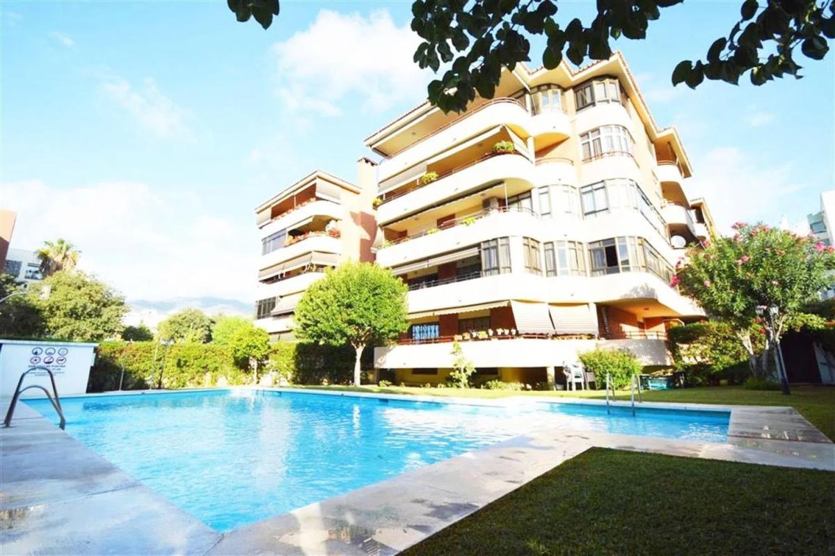 Sale of apartment in Arroyo de la Miel, Benalmádena
 photo 3