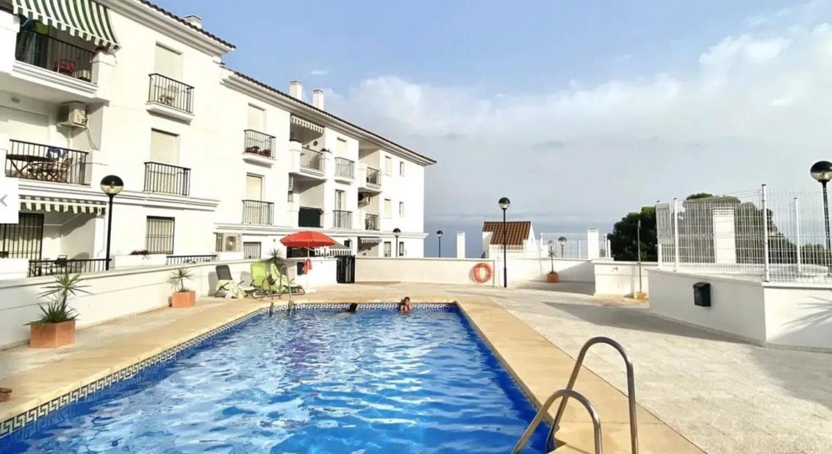 Продажа квартиры на Avenida Retamar, 71, Бенальмадена
 photo 2