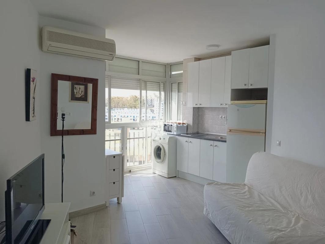 Venta de estudio en Avenida Antonio Machado, Benalmádena photo 5