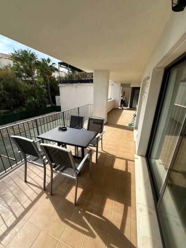 Sale of apartment in Calle Aneto, Benalmádena
photo 1