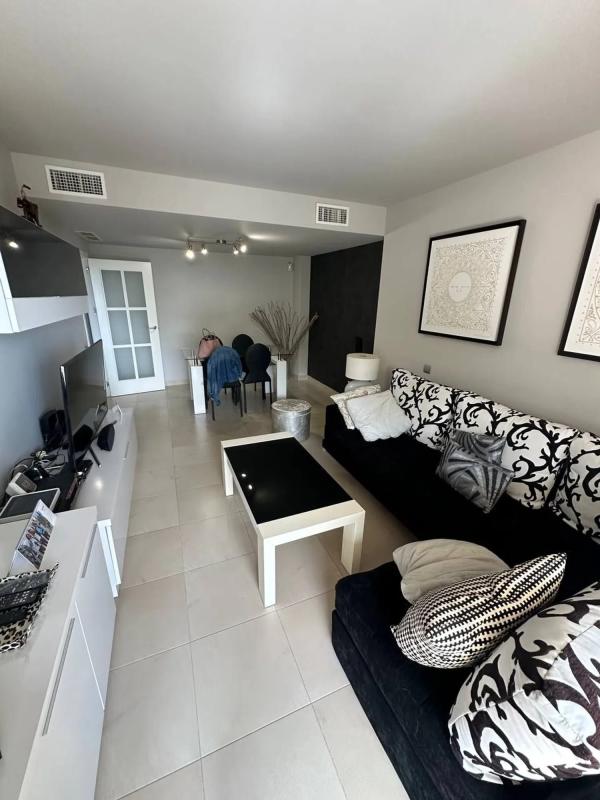 Sale of apartment in Calle Aneto, Benalmádena
photo 2