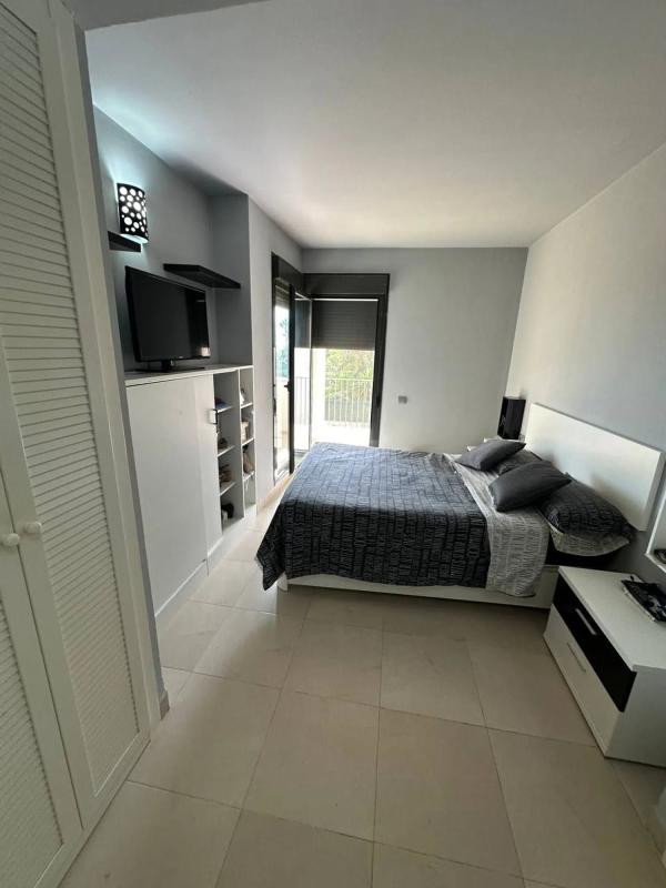 Sale of apartment in Calle Aneto, Benalmádena
photo 5