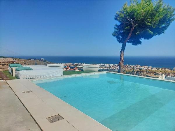 Detached villa for sale in  Calle Abubilla, Benalmádena photo 4
