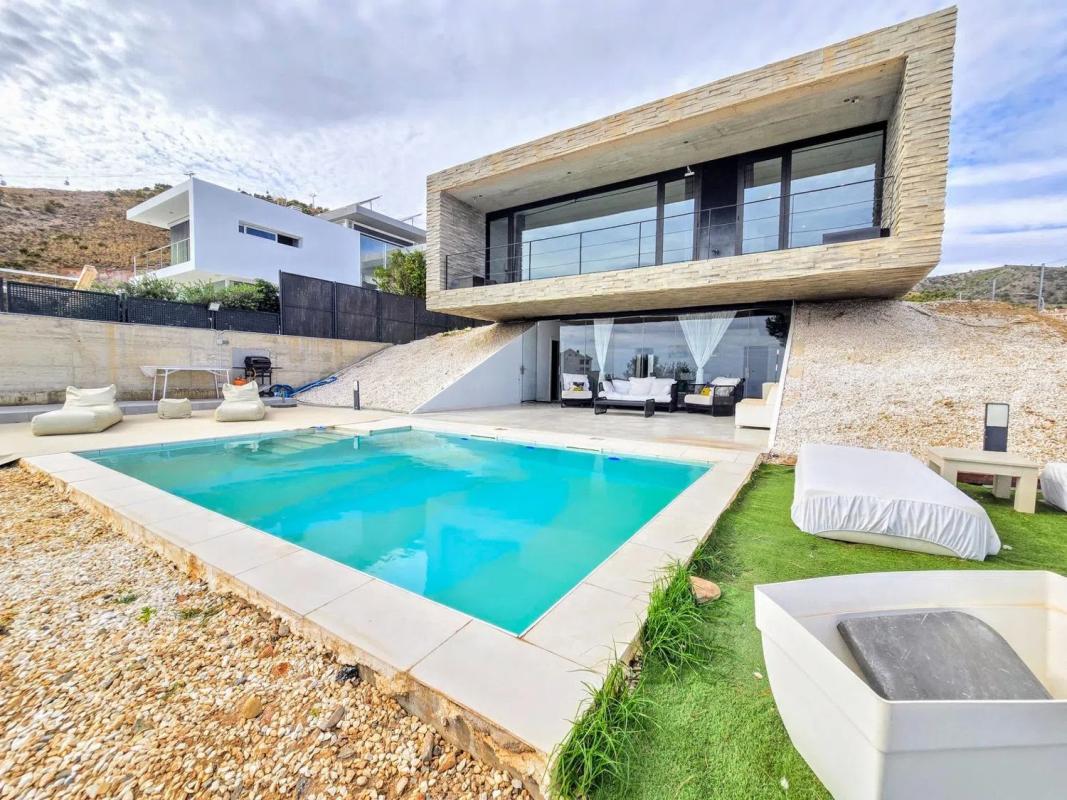 Sale of independent chalet in Arroyo de la Miel, Benalmádena
photo 1