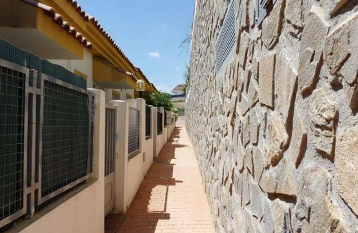 Sale of independent chalet in Calle Rambla, Benalmádena
 photo 2