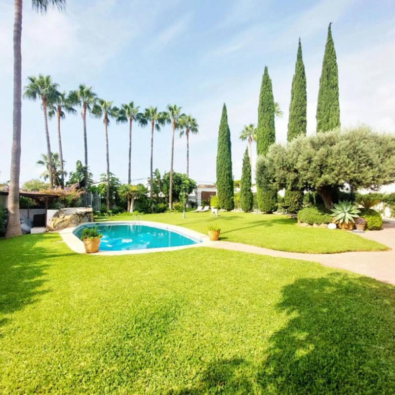 Sale of independent chalet in Parque de la Paloma, Benalmádena
photo 1