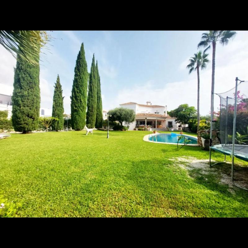Sale of independent chalet in Parque de la Paloma, Benalmádena
photo 2