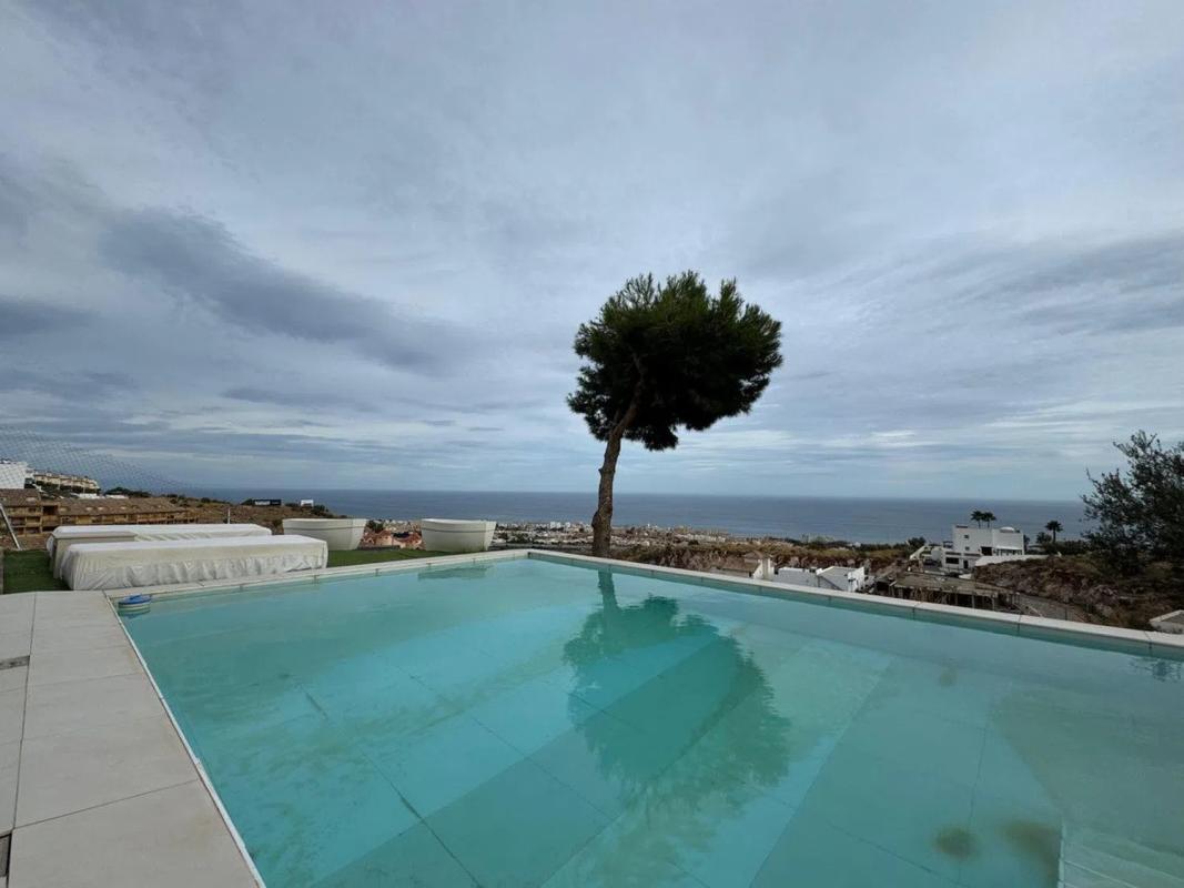 Sale of independent chalet in Calle Abubilla, Benalmádena
photo 4