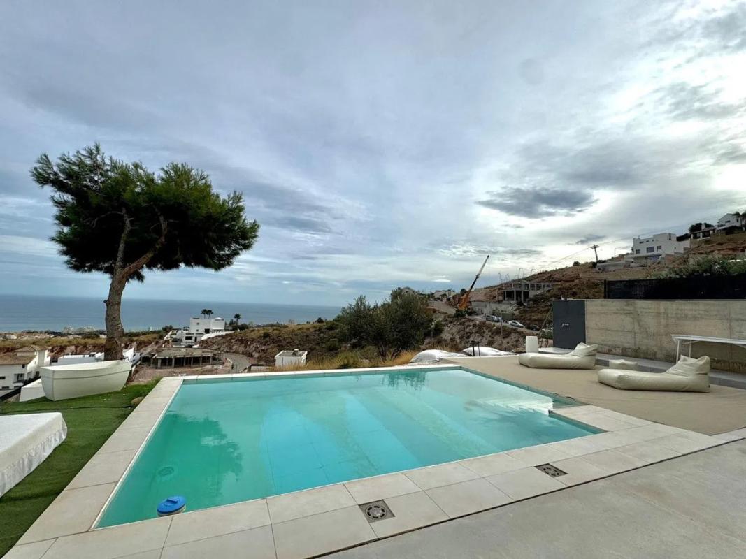 Sale of independent chalet in Calle Abubilla, Benalmádena
photo 5