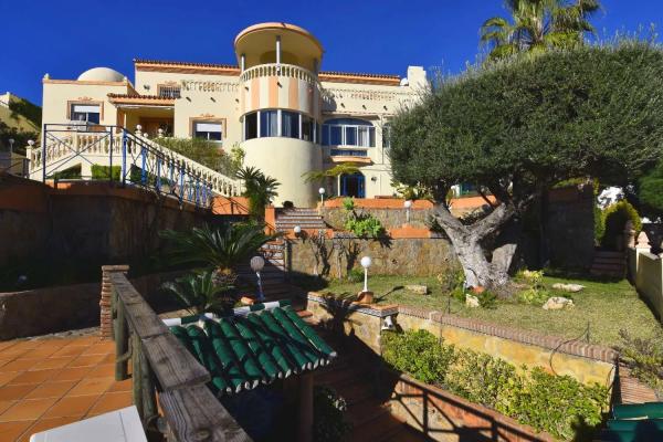 Chalet independiente en venta en Carretera Cádiz, Benalmádena photo 1