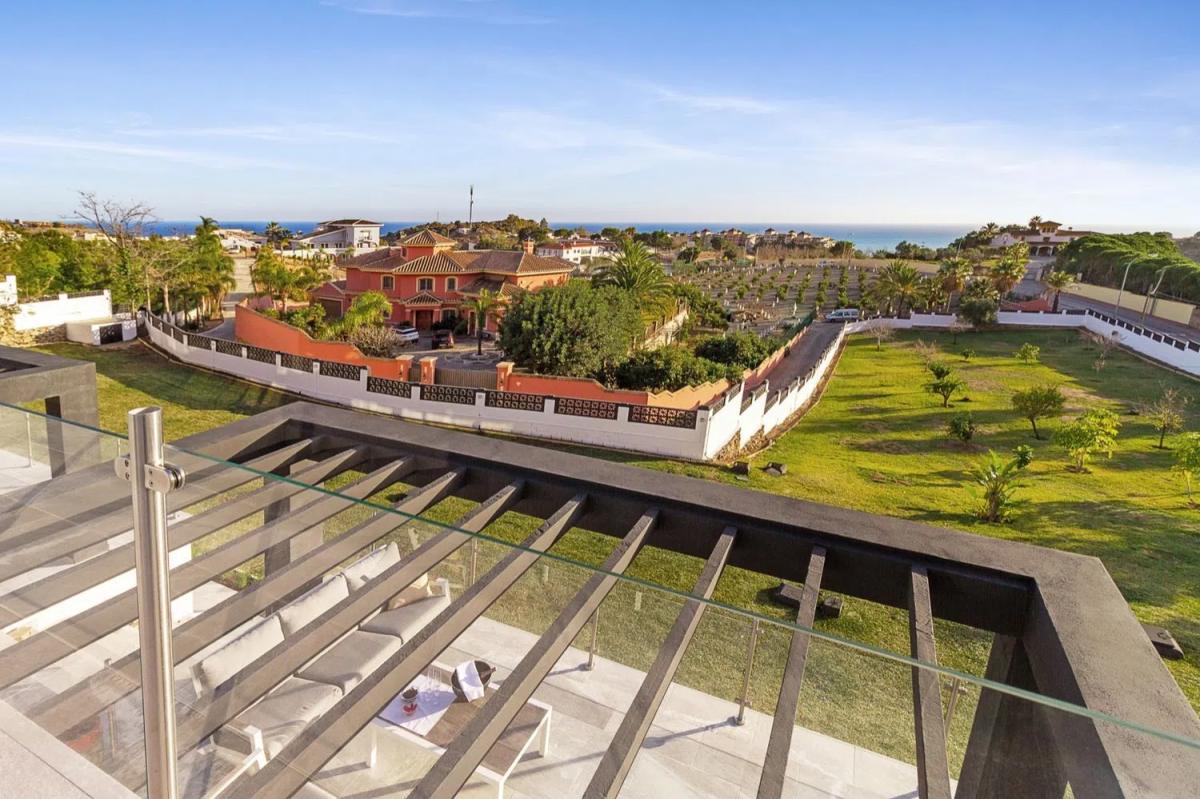 Продажа отдельного шале в  Solymar - Puerto Marina, Бенальмадена photo 5