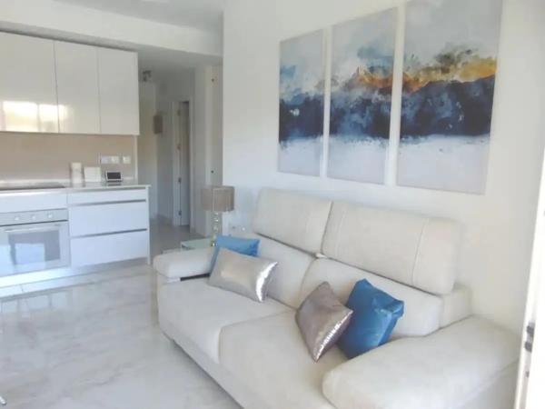 Piso en venta en Avenida del Parque, Benalmádena thumbnail 2
