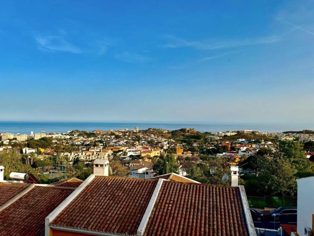 Sale of independent chalet in Calle Lucero, Benalmádena
photo 1