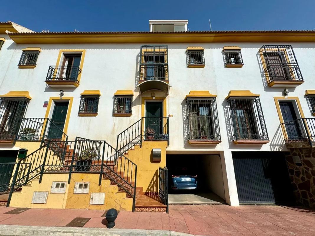 Venta de chalet independiente en Calle Hierbamora s/n, Benalmádena
photo 1