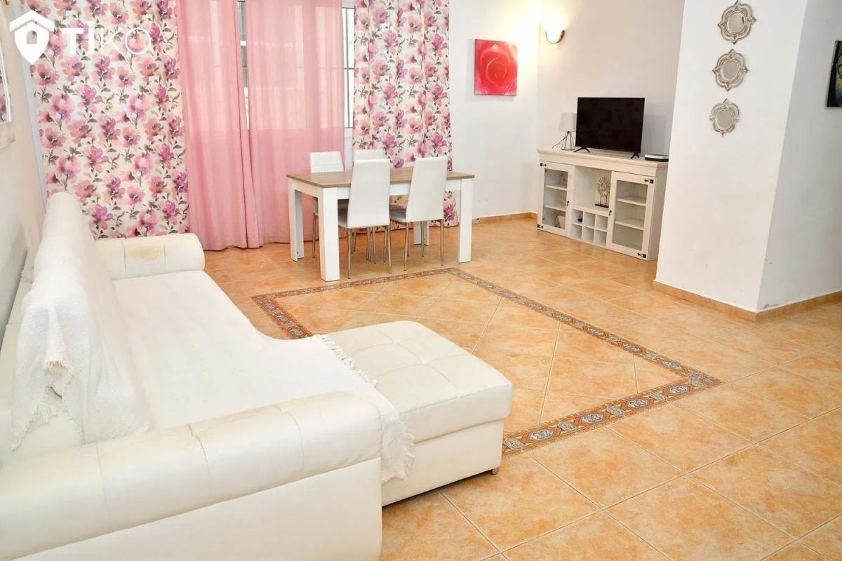 Venta de piso en Avenida gamonal, Benalmádena
photo 1