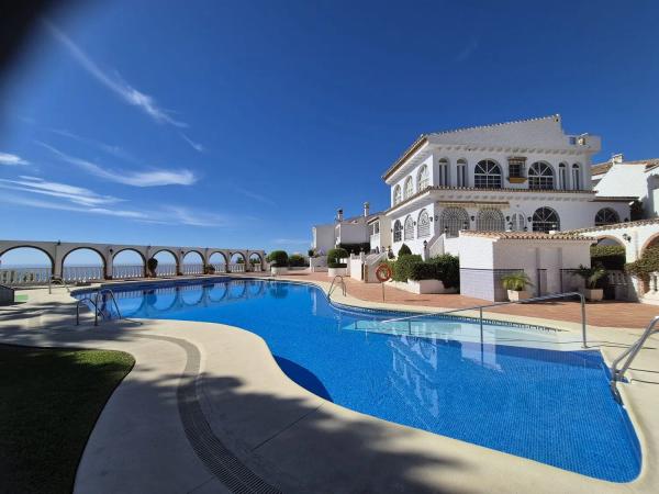 Wolnostojąca willa na sprzedaż w Barrio Los Nadales - Tio Charles, Benalmádena photo 1