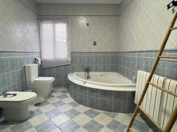 Коттедж на продажу в  Arroyo de la Miel, Бенальмадена photo 3